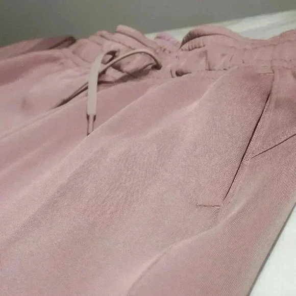 Nike DRI-FIT technology loose fit 7/8 length HIGH RISE NWT - Picture 5 of 14